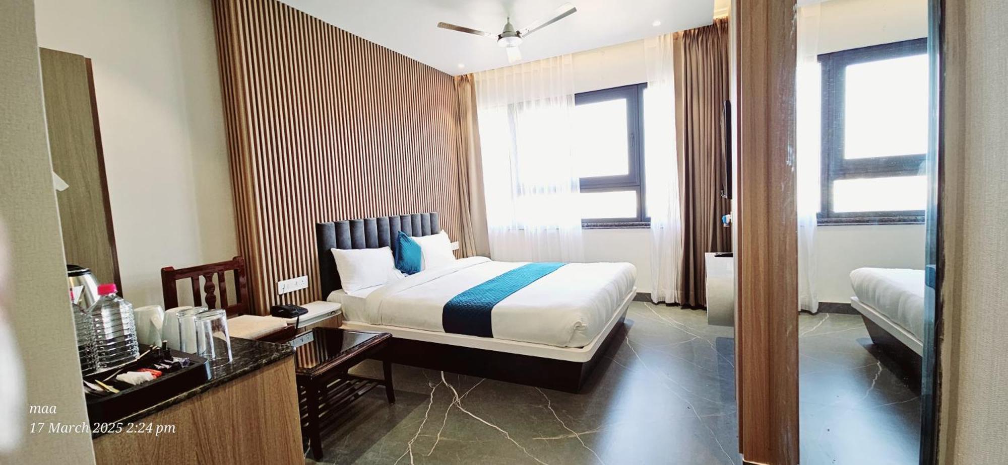 Hotel River Rhythm Assi Ghat Varanasi Exterior photo